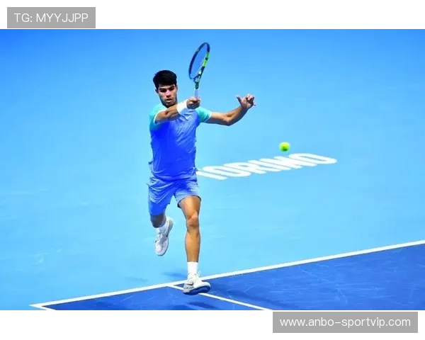 网球赛季精彩瞬间回顾顶尖选手激烈对决引关注